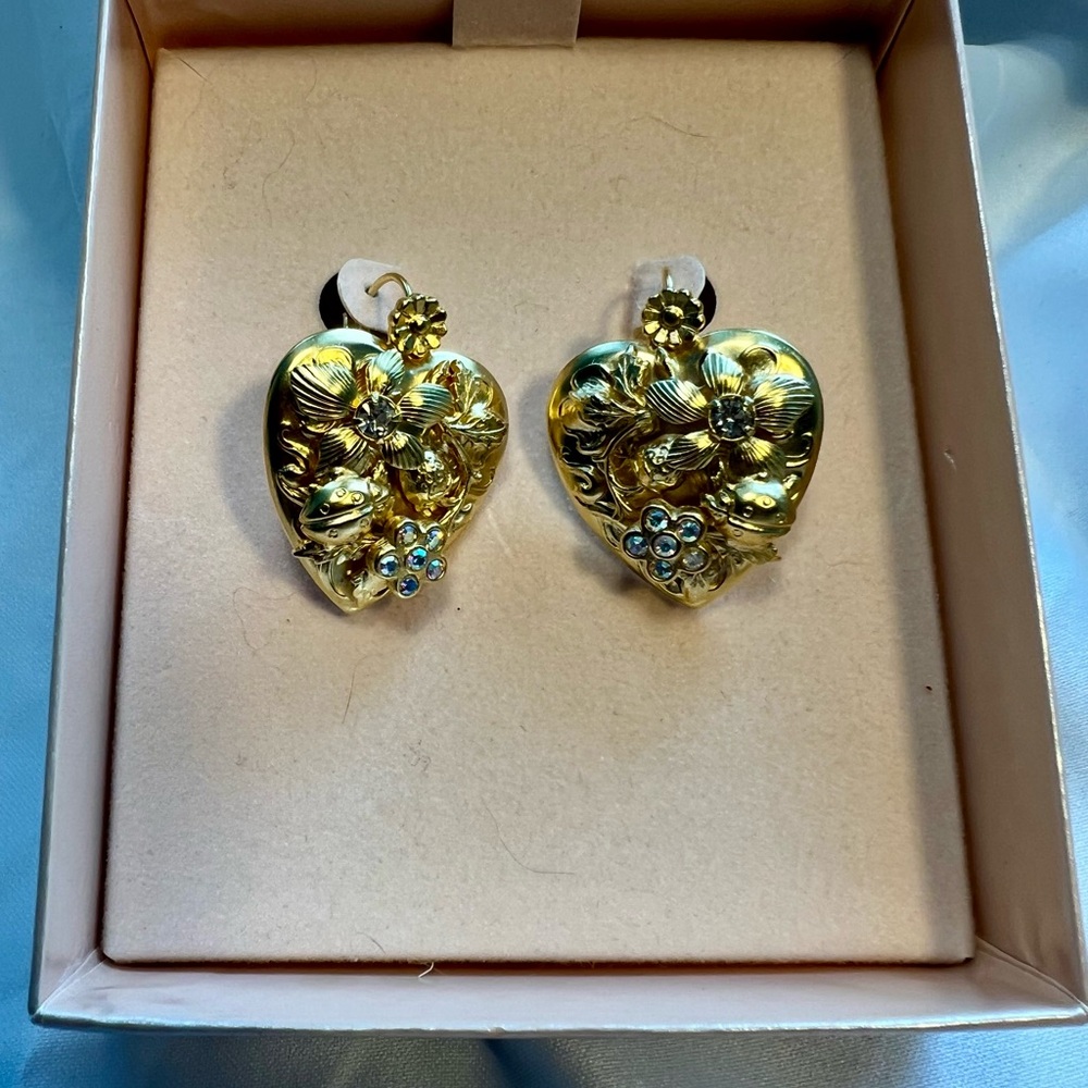 Kirk’s Folly, Beautiful Vtg Goldtone Heart Floral Earrings, ladybug, AB crystal - Picture 16 of 16
